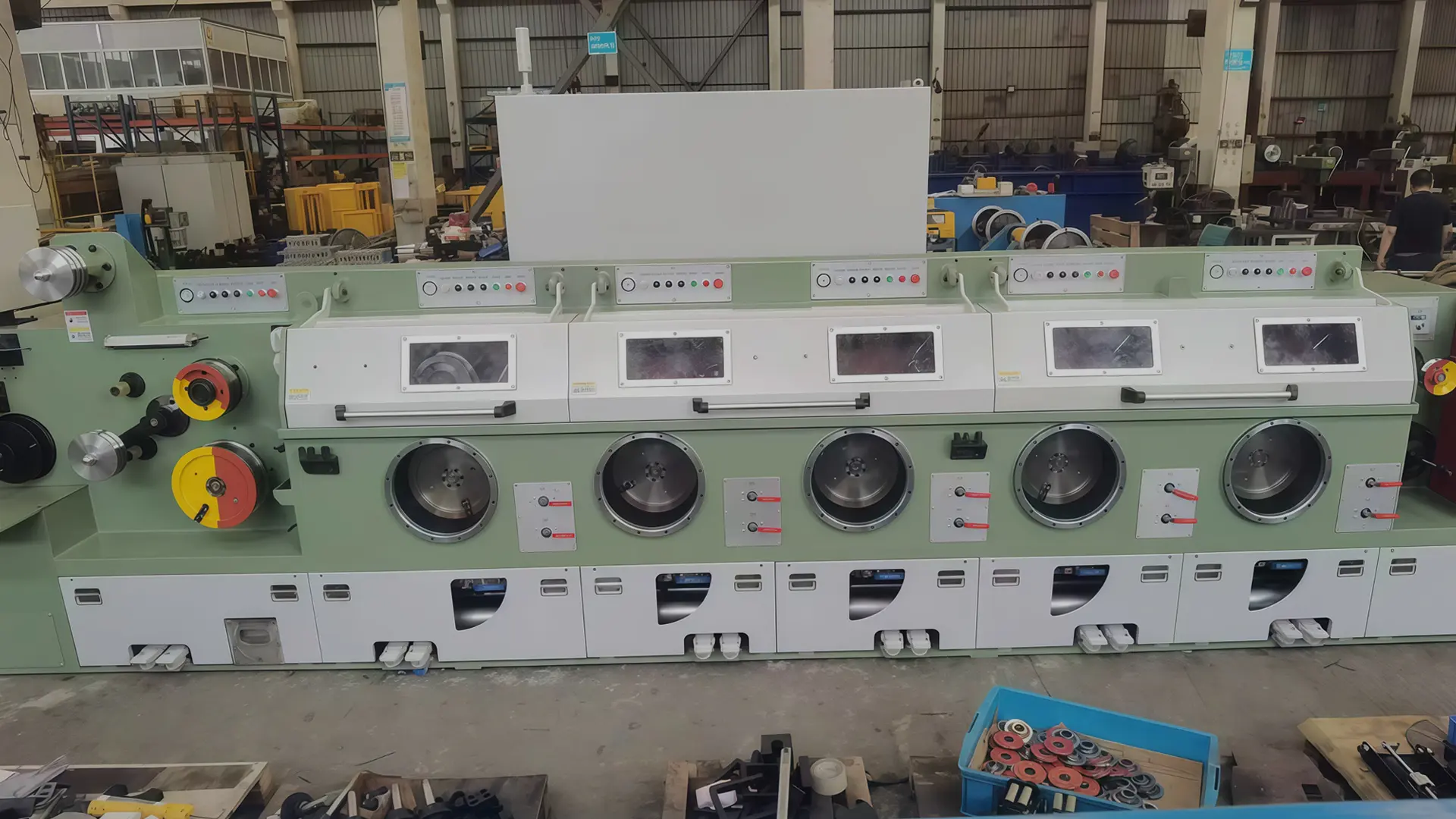 Fine wire tegnemaskine med annealer: In-line annealing for ensartet wire kvalitet